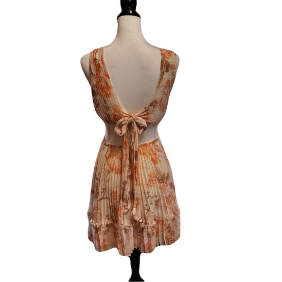 Express Floral Cutout Pleated Ivory, Brown, Peach Dress | EUC | Size S - Picture 5 of 8